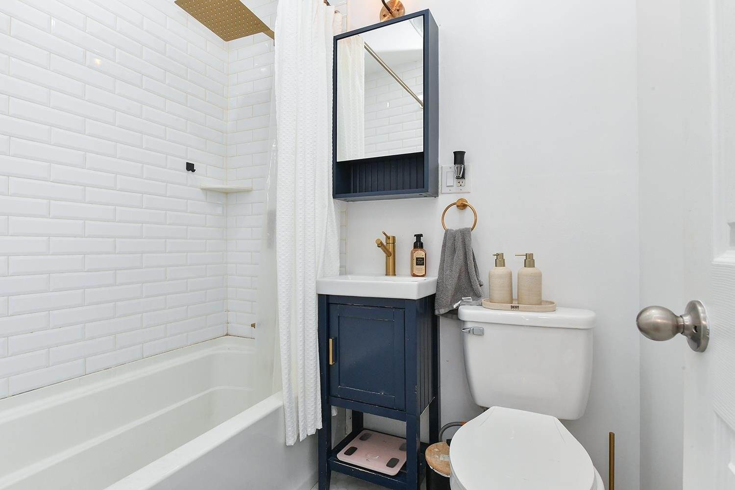 209-211 48TH St, Union City, NJ 07087