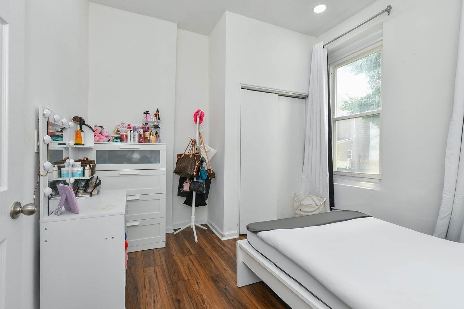 209-211 48TH St, Union City, NJ 07087