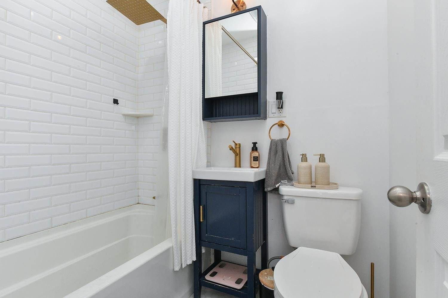 209-211 48TH St, Union City, NJ 07087