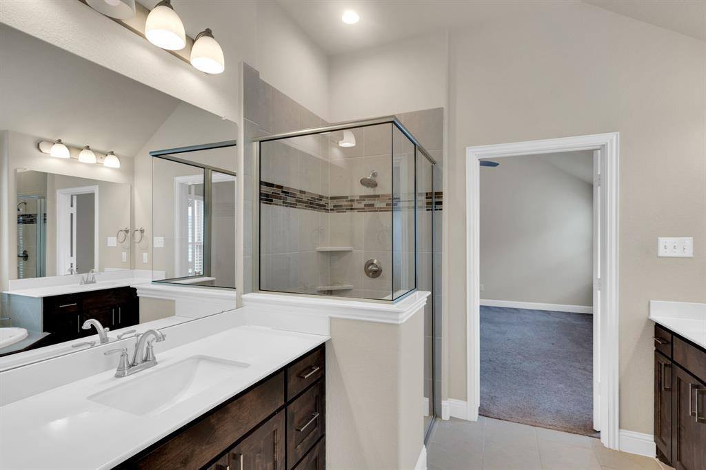 88 River Oaks Boulevard, Waxahachie, TX 75165