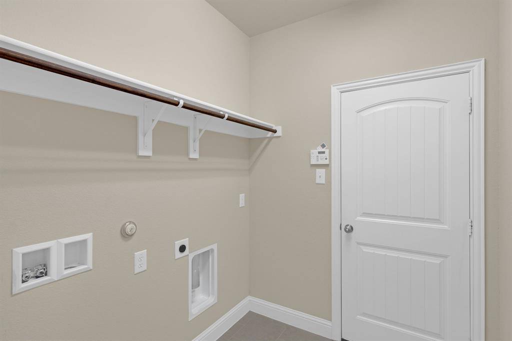 88 River Oaks Boulevard, Waxahachie, TX 75165