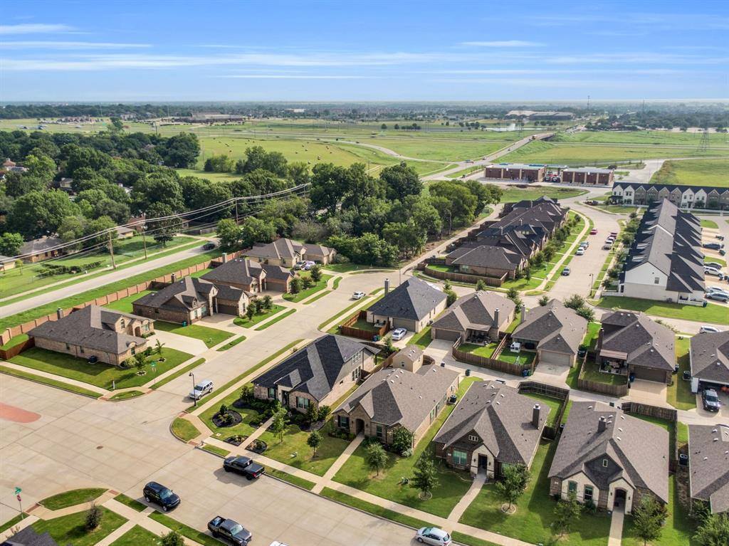 88 River Oaks Boulevard, Waxahachie, TX 75165