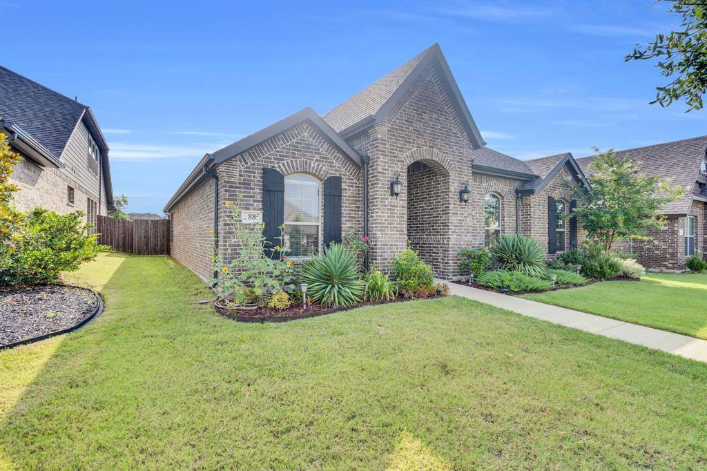 88 River Oaks Boulevard, Waxahachie, TX 75165