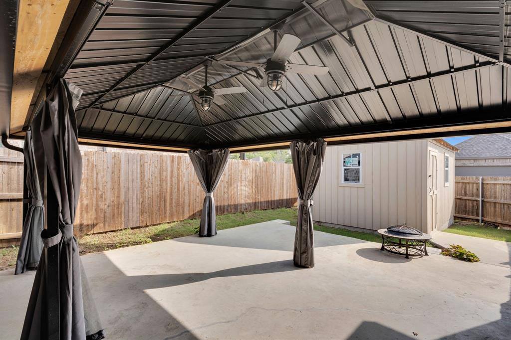 88 River Oaks Boulevard, Waxahachie, TX 75165