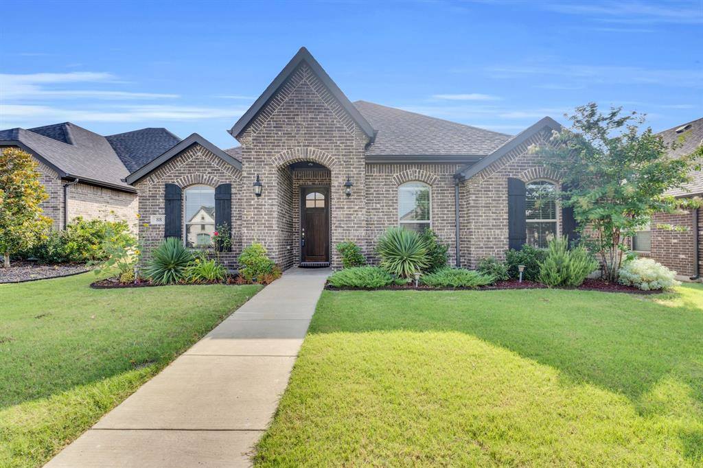 88 River Oaks Boulevard, Waxahachie, TX 75165