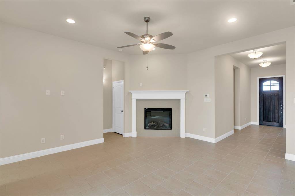 88 River Oaks Boulevard, Waxahachie, TX 75165