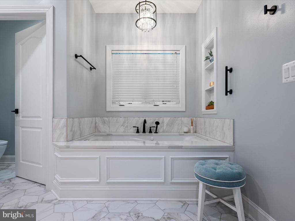 13448 Classic Oaks Court, Manassas, VA 20112