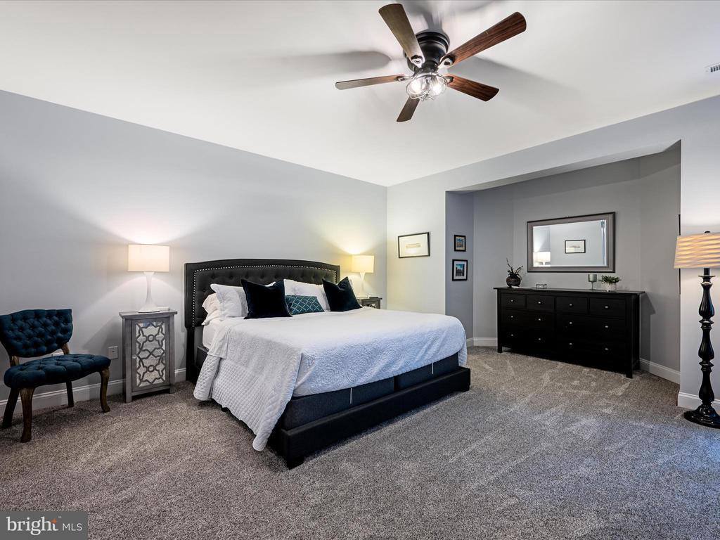 13448 Classic Oaks Court, Manassas, VA 20112