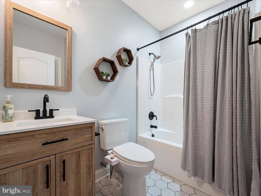 13448 Classic Oaks Court, Manassas, VA 20112