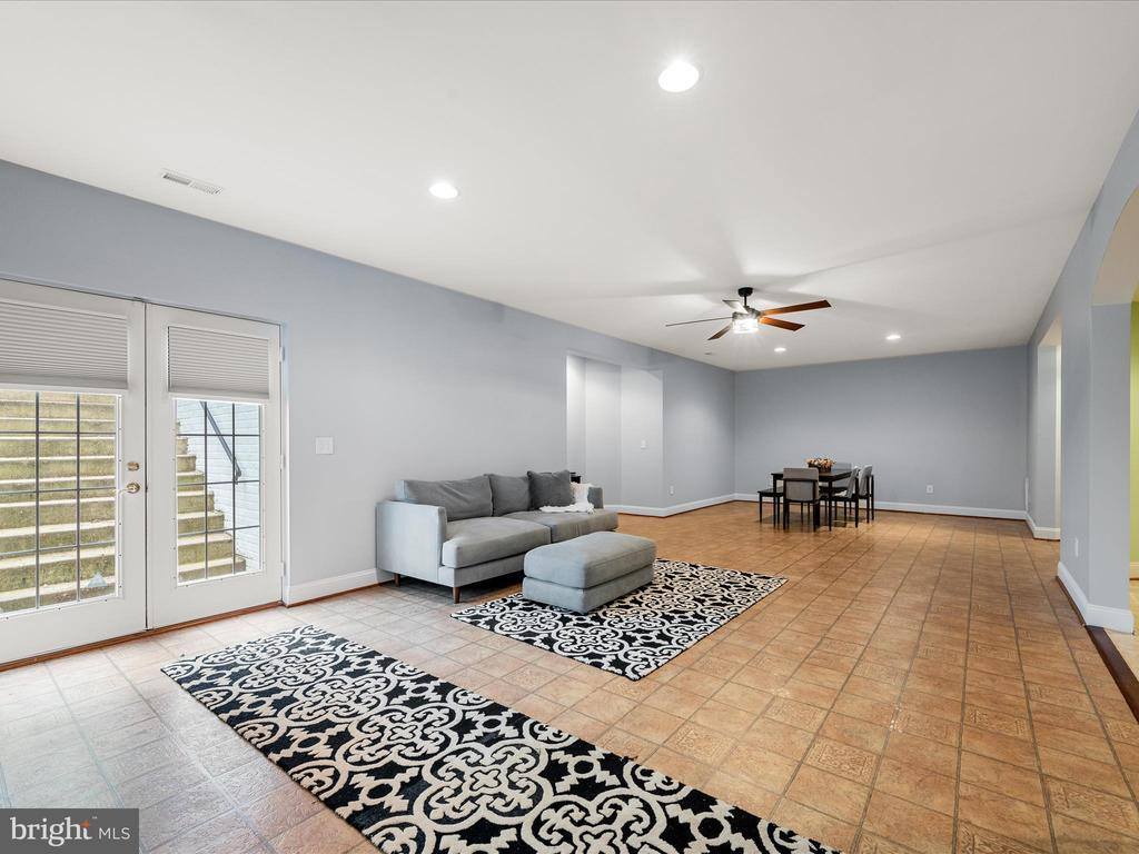 13448 Classic Oaks Court, Manassas, VA 20112