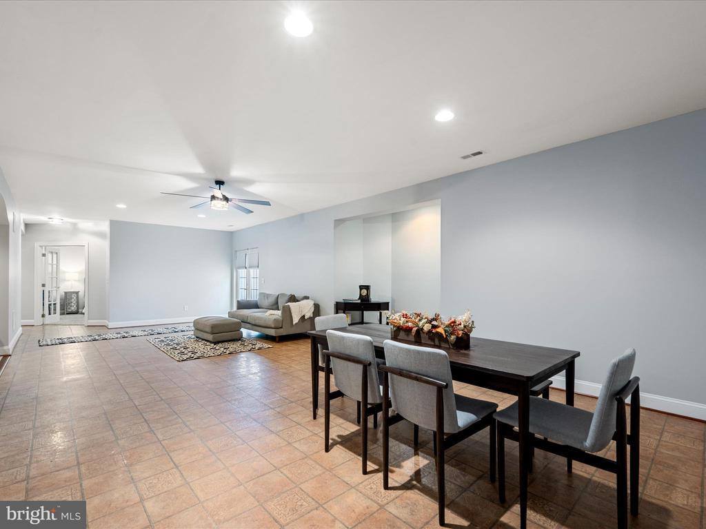 13448 Classic Oaks Court, Manassas, VA 20112