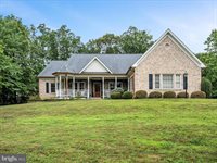 13448 Classic Oaks Court, Manassas, VA 20112