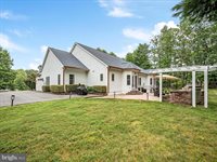 13448 Classic Oaks Court, Manassas, VA 20112