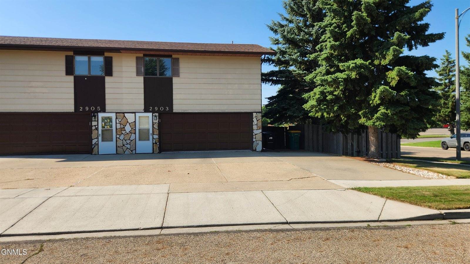 2903 Vancouver Lane, Bismarck, ND 58503