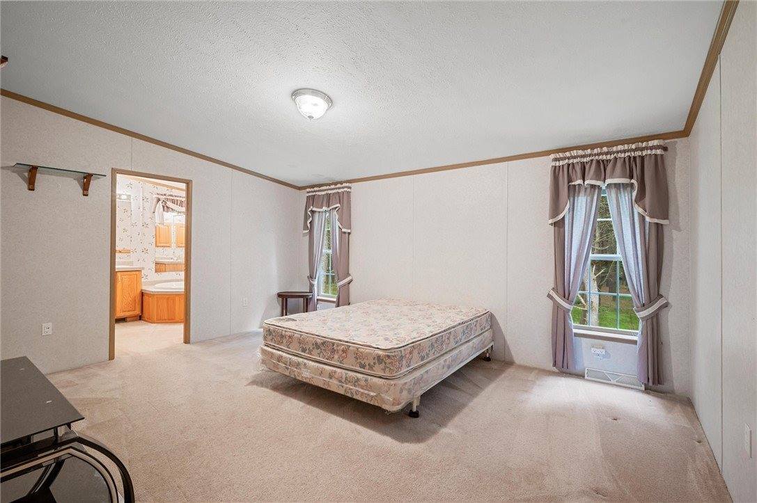 1771 Roundtown Rd, Crown, PA 16220