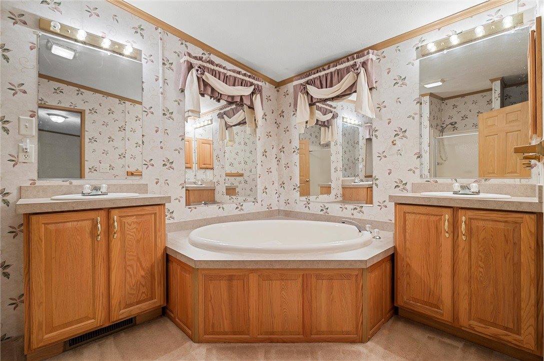 1771 Roundtown Rd, Crown, PA 16220