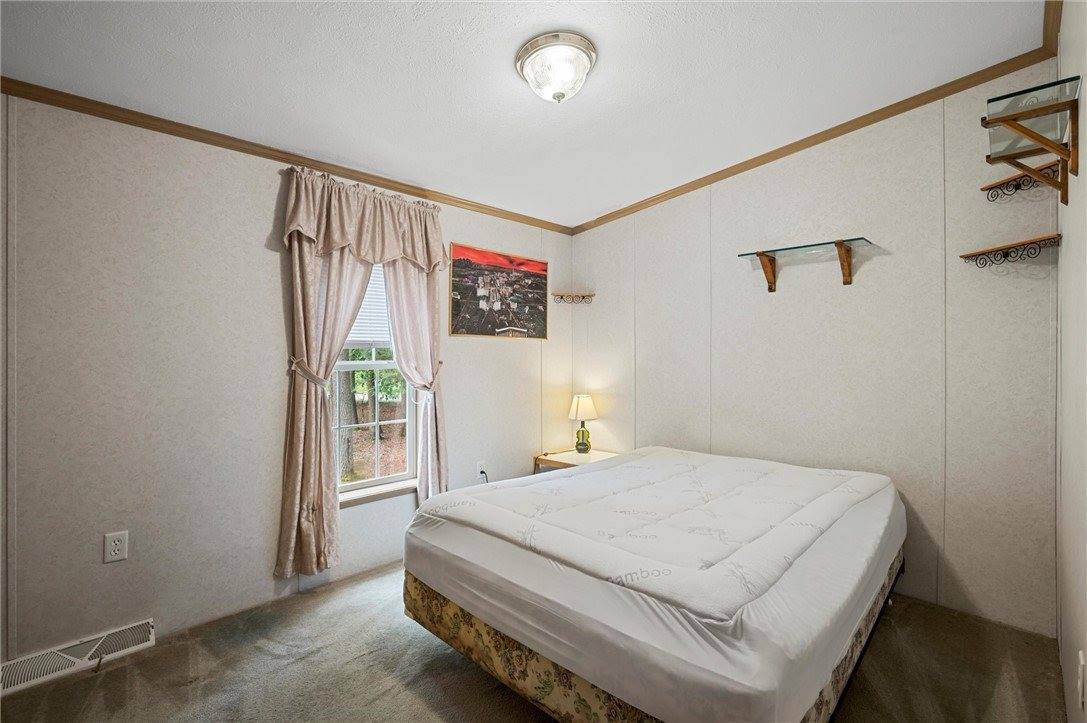 1771 Roundtown Rd, Crown, PA 16220