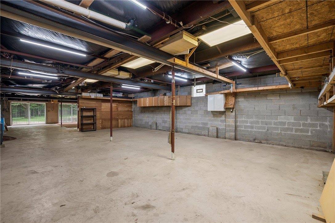 1771 Roundtown Rd, Crown, PA 16220