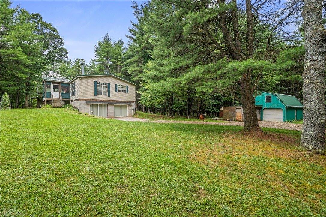 1771 Roundtown Rd, Crown, PA 16220