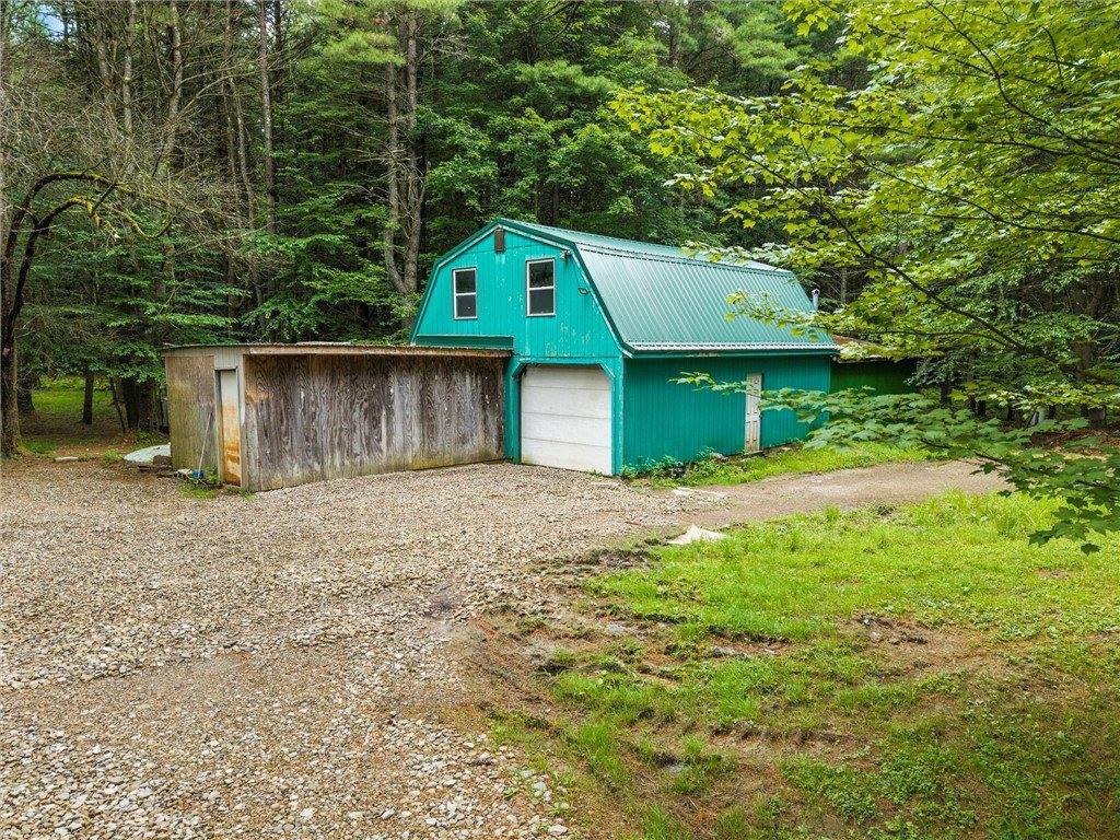 1771 Roundtown Rd, Crown, PA 16220