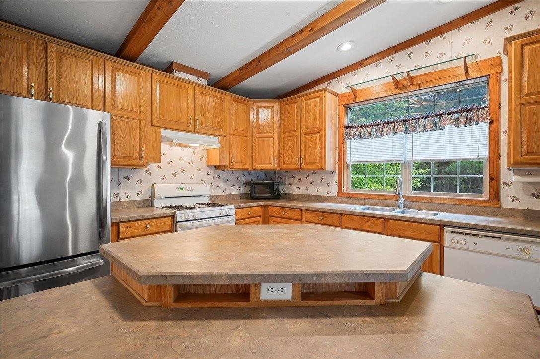 1771 Roundtown Rd, Crown, PA 16220