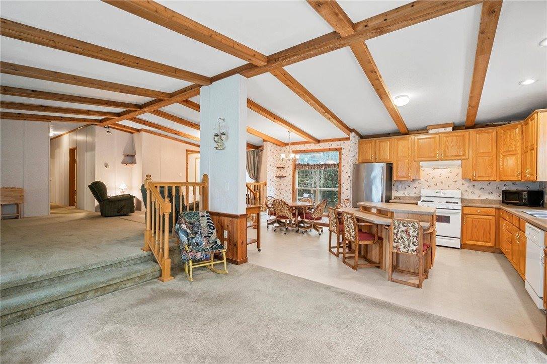 1771 Roundtown Rd, Crown, PA 16220