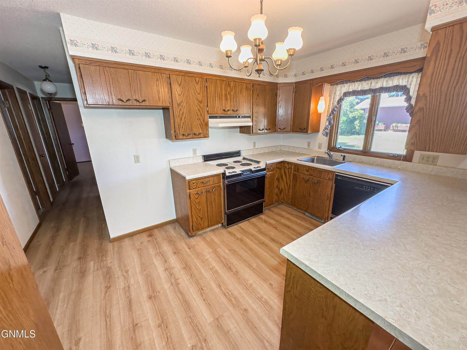 1805 2nd Avenue East, Williston, ND 58801