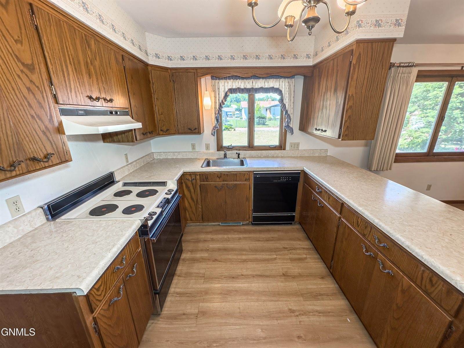 1805 2nd Avenue East, Williston, ND 58801