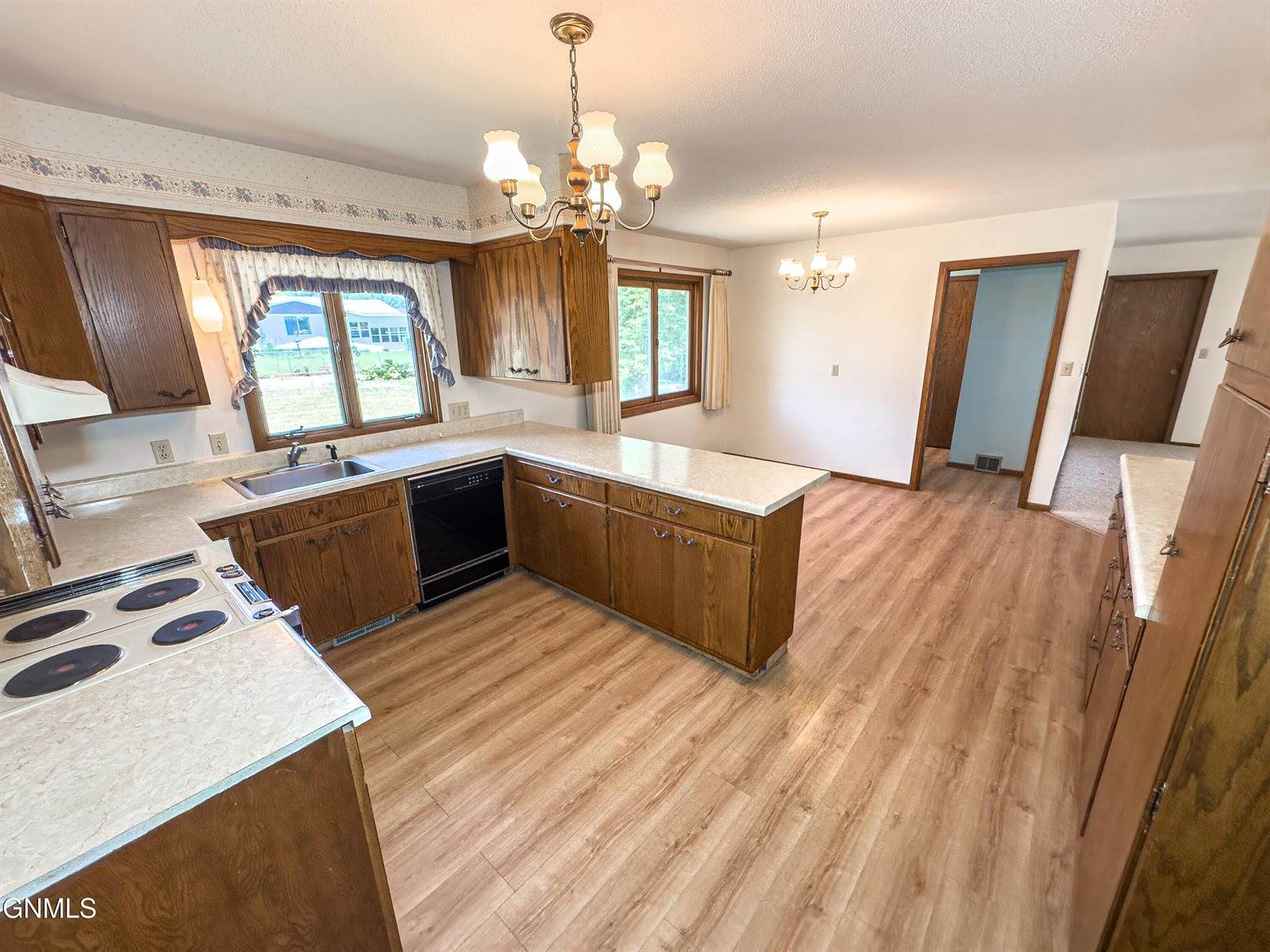 1805 2nd Avenue East, Williston, ND 58801