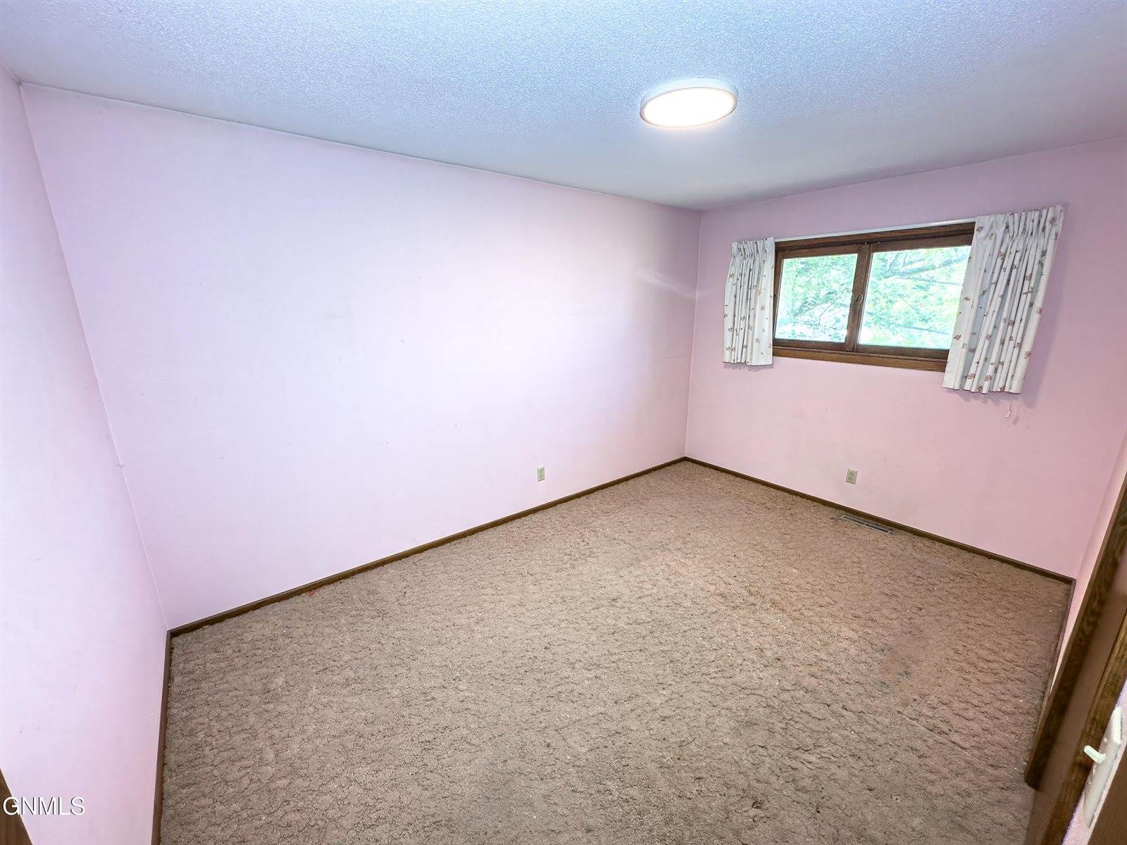 1805 2nd Avenue East, Williston, ND 58801