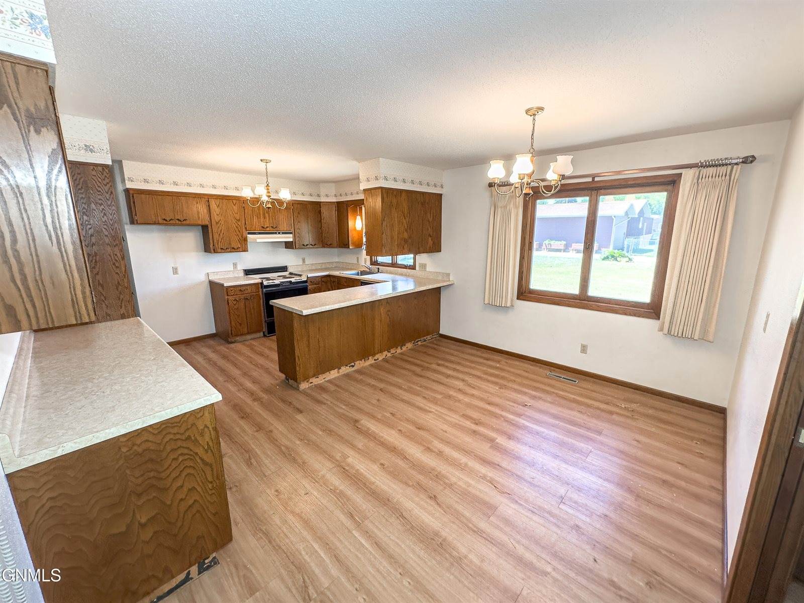 1805 2nd Avenue East, Williston, ND 58801