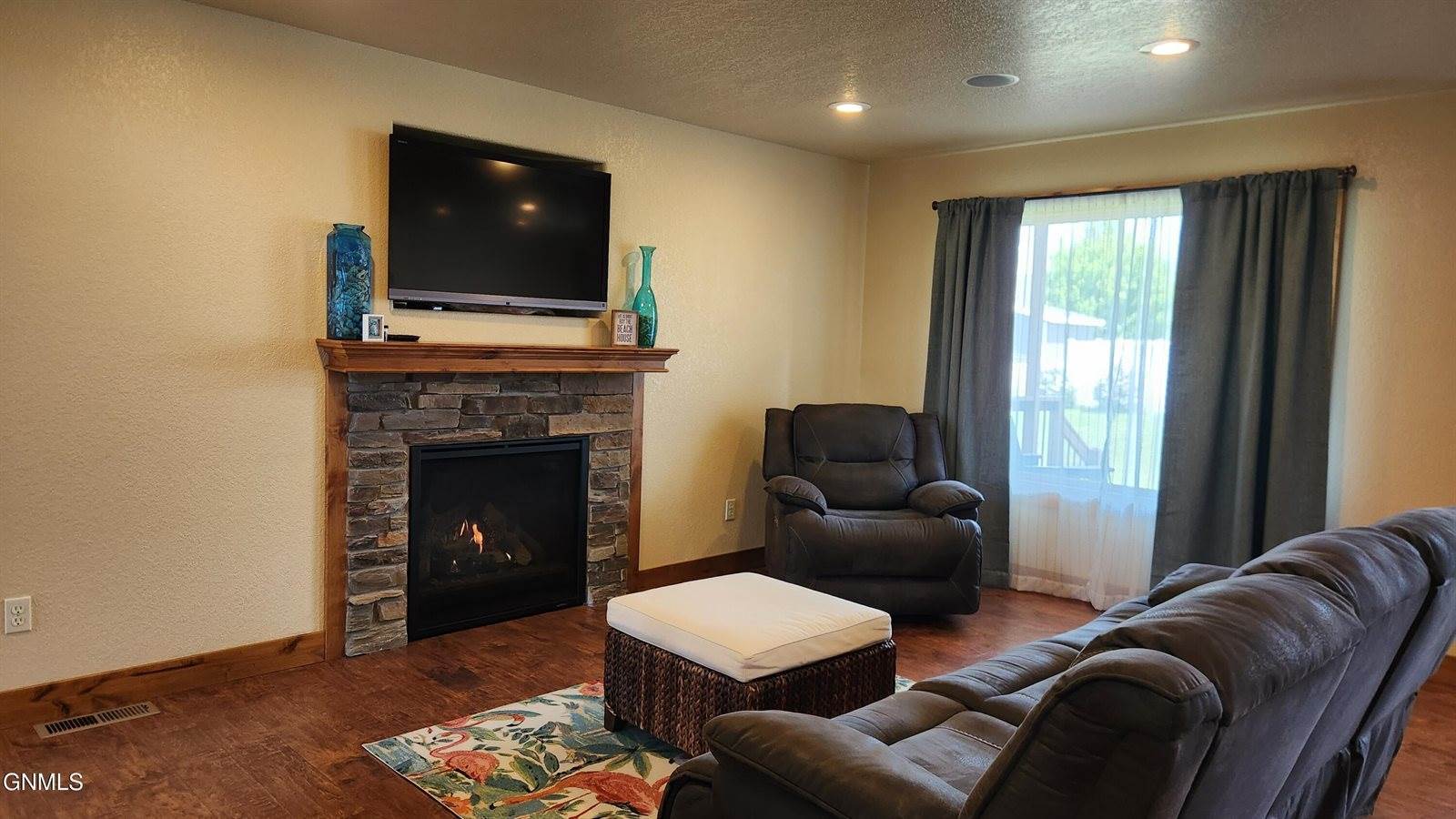 518 Medora Avenue, Bismarck, ND 58503