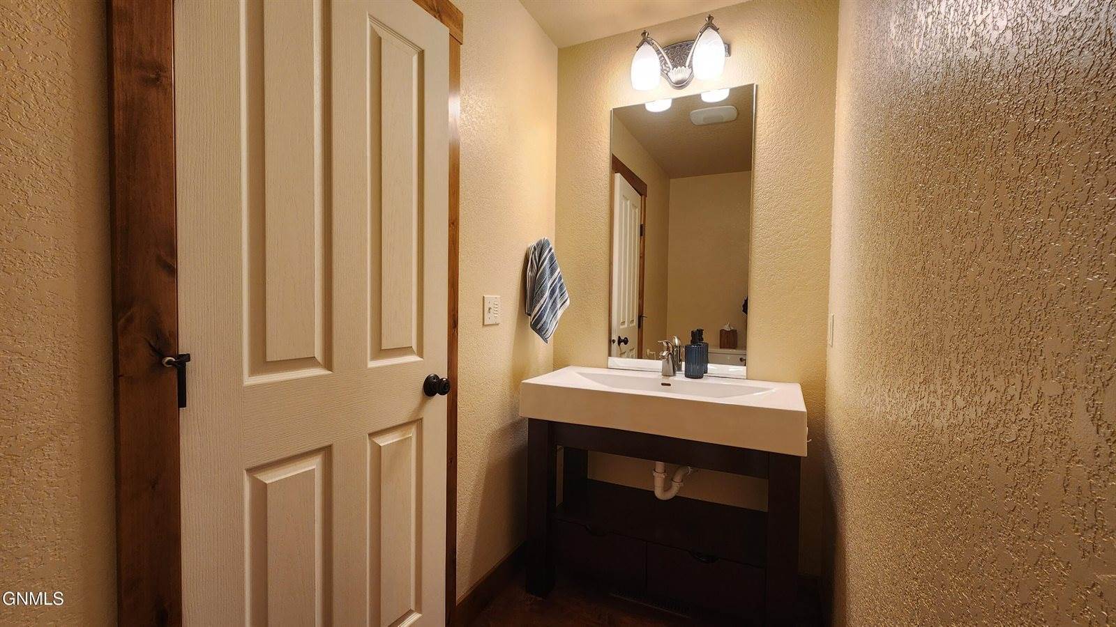 518 Medora Avenue, Bismarck, ND 58503