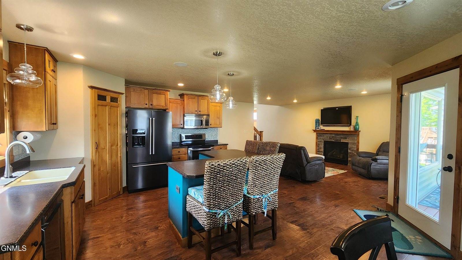 518 Medora Avenue, Bismarck, ND 58503