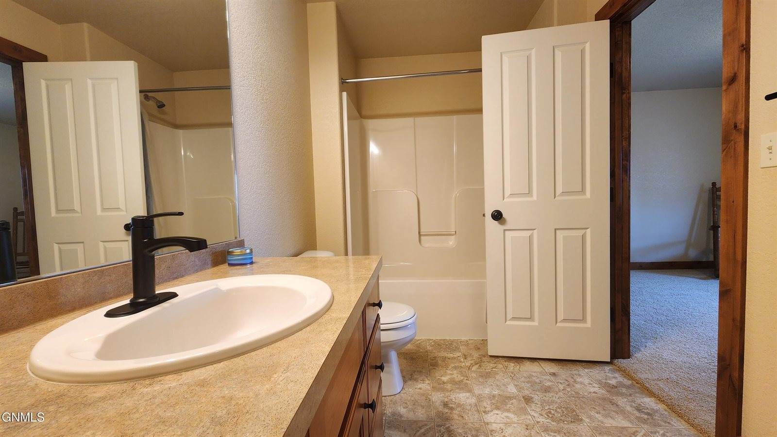 518 Medora Avenue, Bismarck, ND 58503