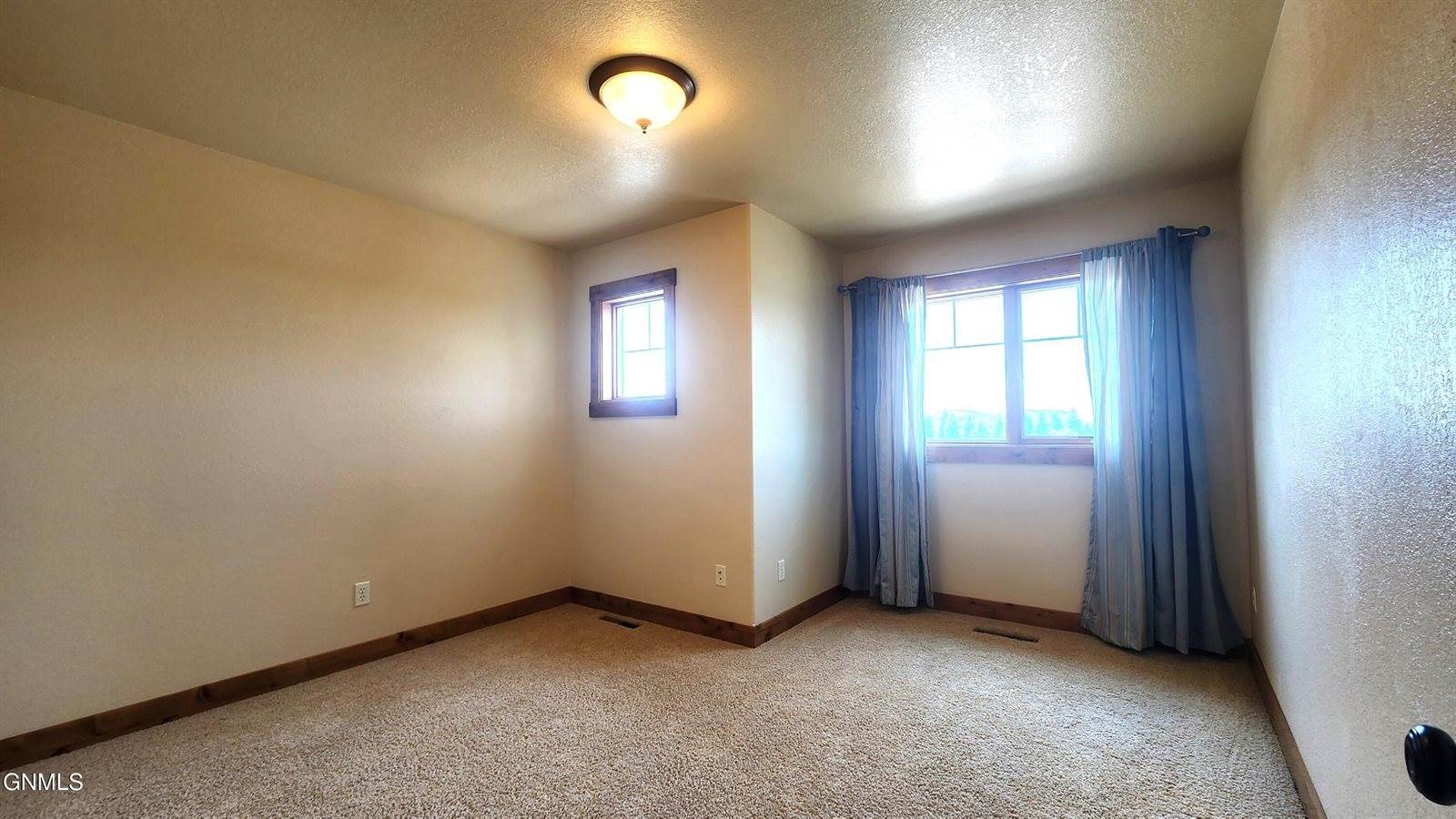 518 Medora Avenue, Bismarck, ND 58503