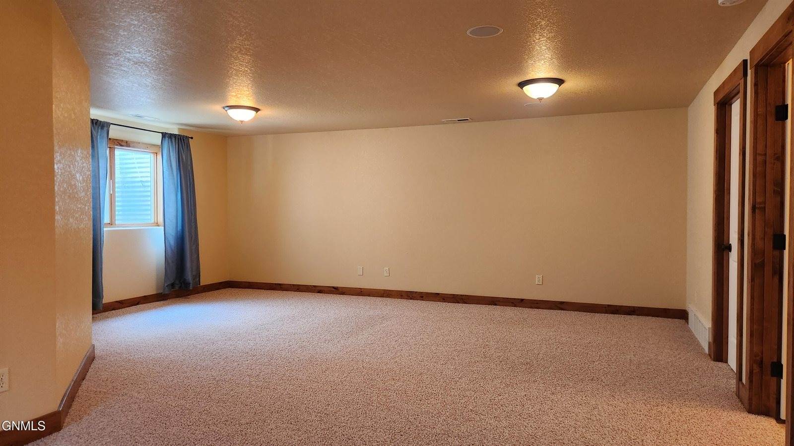 518 Medora Avenue, Bismarck, ND 58503