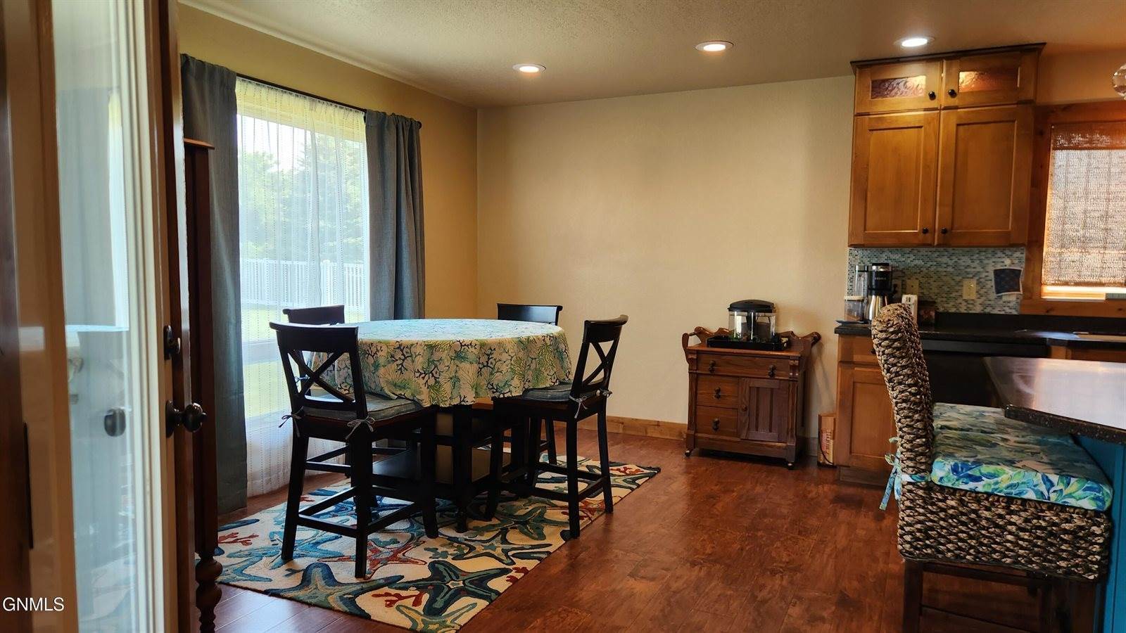 518 Medora Avenue, Bismarck, ND 58503