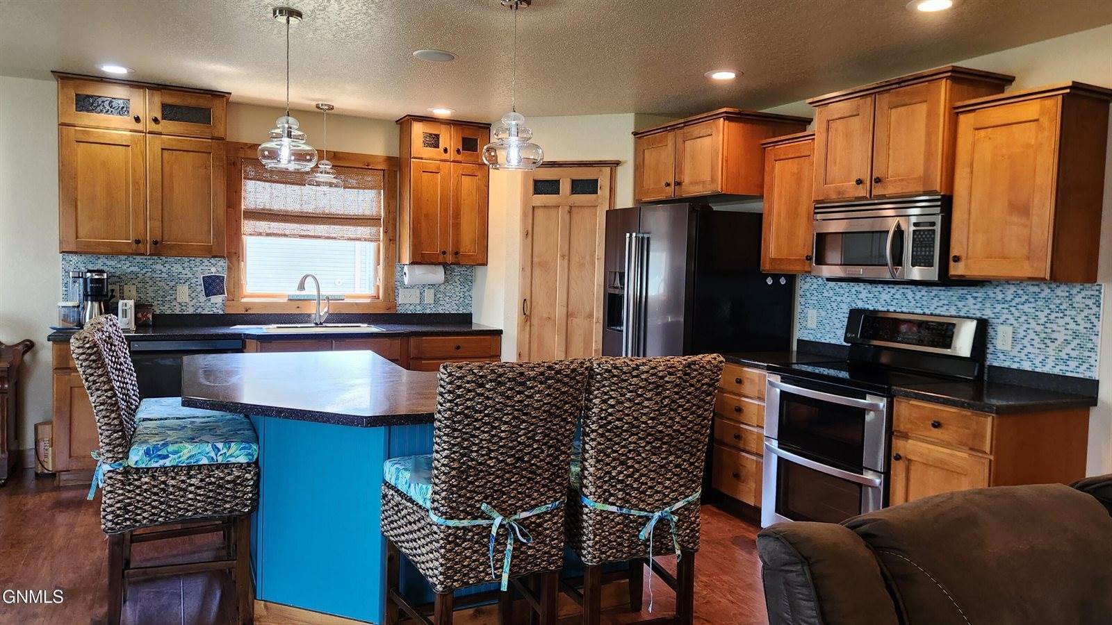 518 Medora Avenue, Bismarck, ND 58503