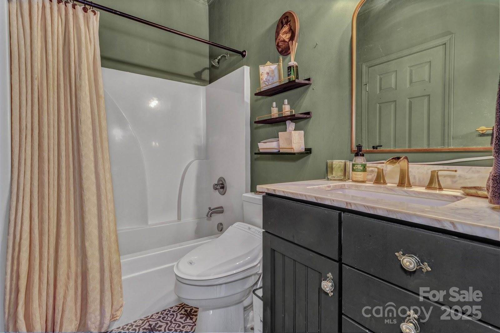 18 Glen Coe Drive, Fletcher, NC 28732