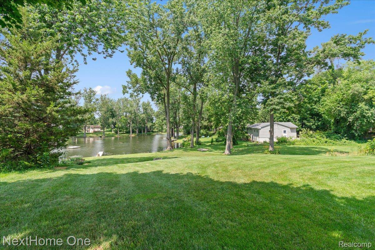 950 Intervale Drive, HighlandCharterTownship_Oakland, MI 48357