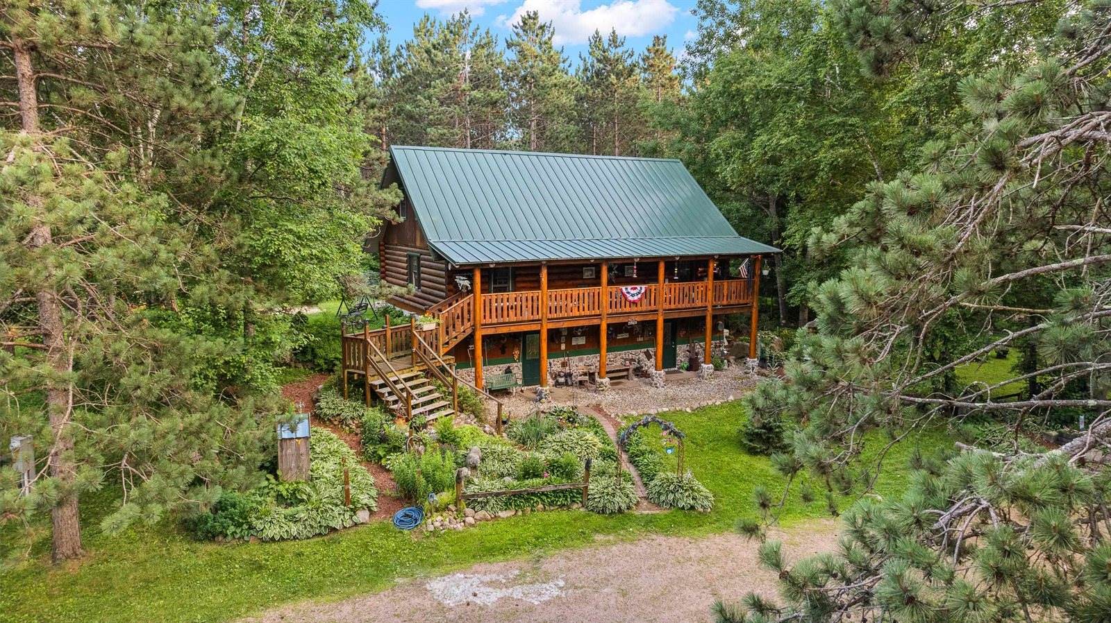 N11875 County Road P, Iola, WI 54945