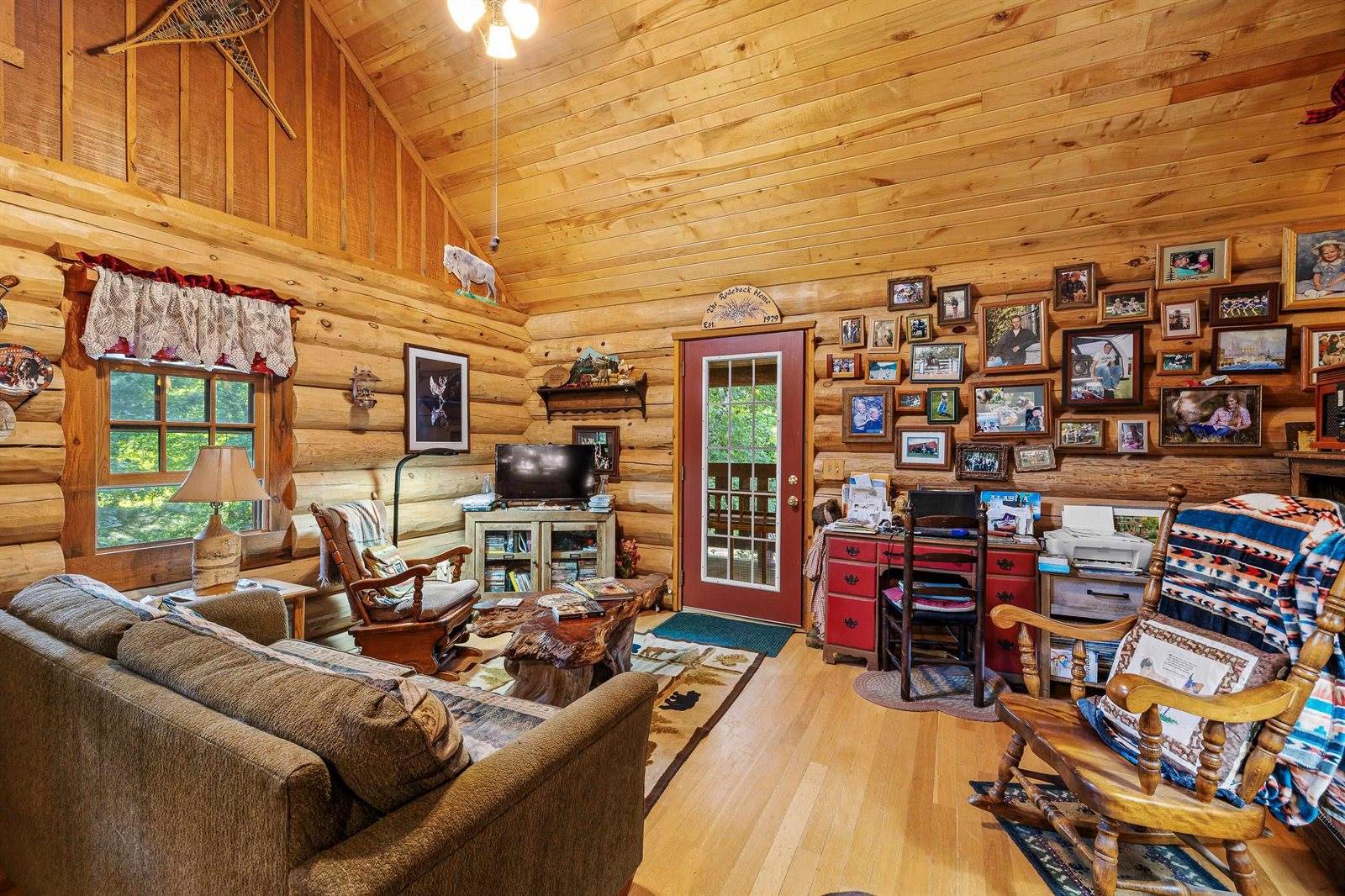 N11875 County Road P, Iola, WI 54945