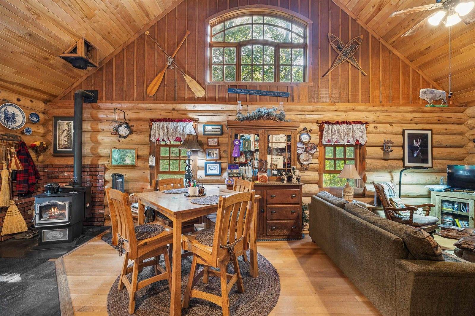 N11875 County Road P, Iola, WI 54945