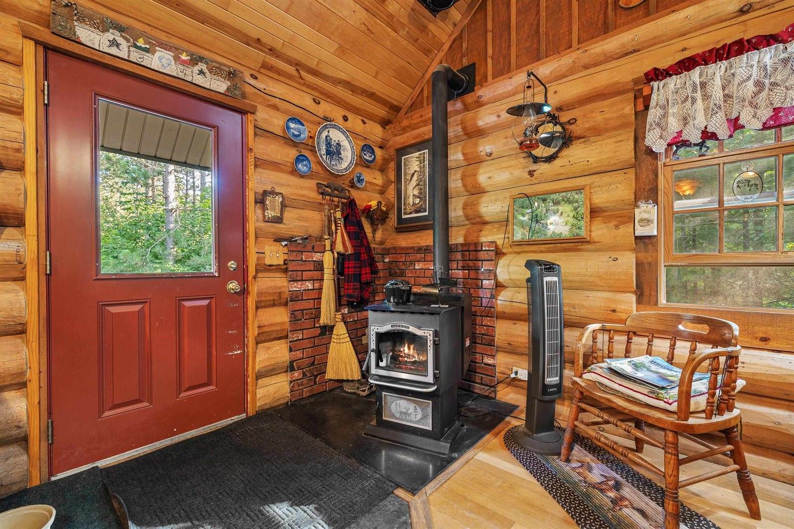 N11875 County Road P, Iola, WI 54945