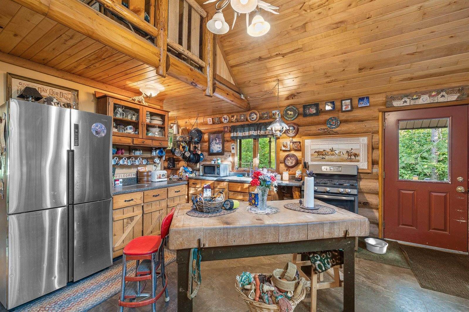 N11875 County Road P, Iola, WI 54945