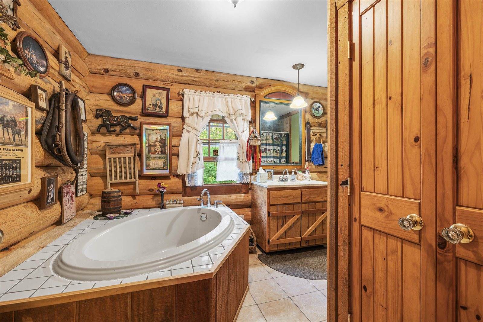 N11875 County Road P, Iola, WI 54945