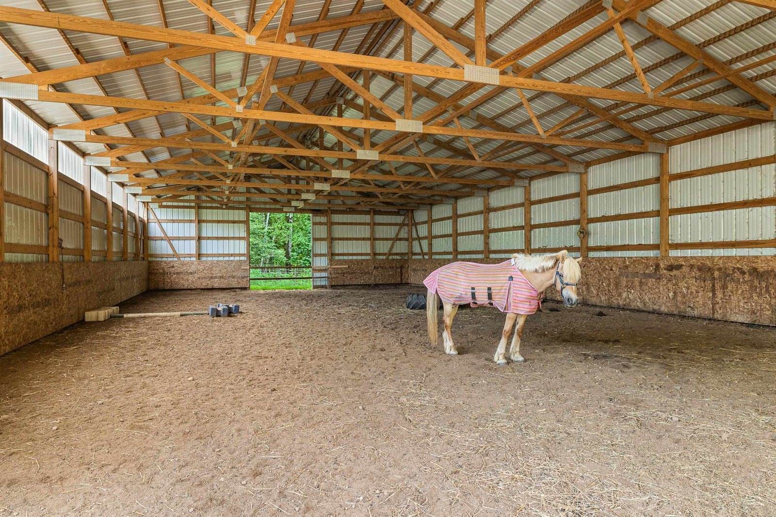 N11875 County Road P, Iola, WI 54945