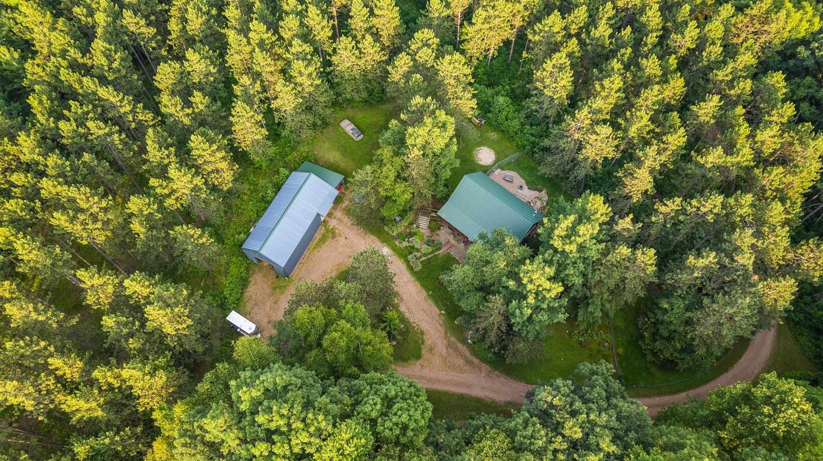 N11875 County Road P, Iola, WI 54945