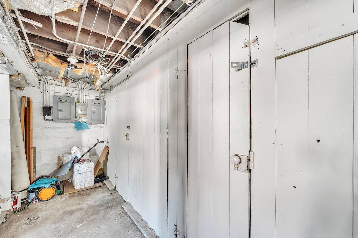 2111 West Burnham St, Milwaukee, WI 53204